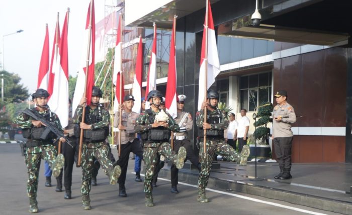 Sambut Hari Bhayangkara 77, Kapolda Jatim pimpin penyerahan Air SucI