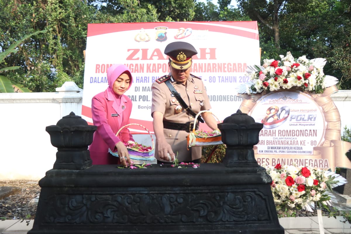 Kapolres Banjarnegara Ziarah ke Makam