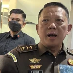 LHKPN Jampidsus Febrie Adriansyah periode 2025 mencatat harta kekayaan mencapai Rp18,26 miliar, naik hampir Rp12 miliar dibanding laporan tahun 2022. Temukan rincian aset properti dan kendaraannya.