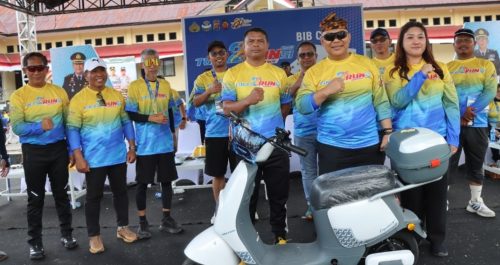 Kapolres Buton bersama Forkopimda saat pembukaan Tole2 Run SI Bhayangkara 80 Polres Buton 2026.