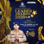 Kombes Pol Nurodin menerima Influential Leader Awards 2026 kategori High Social Awareness & Integrity Leader dari PUSKAT Nusantara.