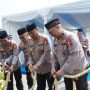 Wakapolri Komjen Pol. Dedi Prasetyo bersama pejabat utama Polri menggunting pita saat peresmian revitalisasi Masjid Panggilan Sujud di Sespim Lemdiklat Polri, Lembang.