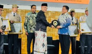 Polri menerima penghargaan dari Kementerian Haji dan Umrah RI atas dukungan penyelenggaraan ibadah haji 2026.